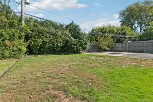 17 Whitman Ave, Syosset, NY 11791 - Photo 23