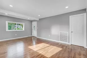 239 Bayview Ave, Patchogue, NY 11772 - Photo 7