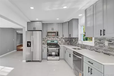 239 Bayview Avenue, Patchogue, NY 11772 - Photo 13