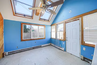 36 Bowling Lane, Levittown, NY 11756 - Photo 21