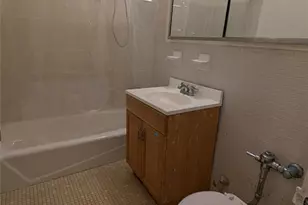 7 Balint Dr, Yonkers, NY 10710 - Photo 9