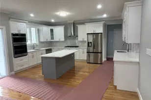 244 Andrews Rd, Mineola, NY 11501 - Photo 5