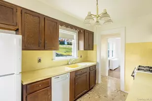 63 Grandview Ave, Dobbs Ferry, NY 10522 - Photo 11