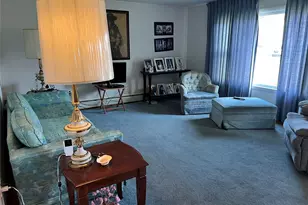 7 Carriage Dr, Newburgh, NY 12550 - Photo 11