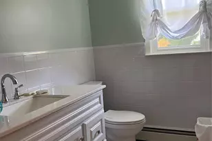 7 Carriage Dr, Newburgh, NY 12550 - Photo 15