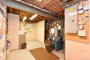 576 Western Park Dr, West Hempstead, NY 11552 - Photo 29