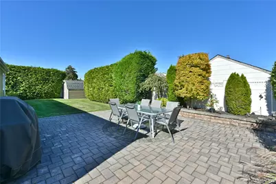 576 Western Park Drive, West Hempstead, NY 11552 - Photo 31