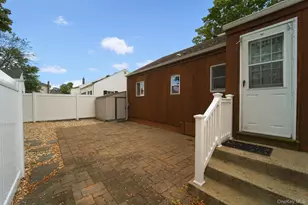 1825 Alice St, Merrick, NY 11566 - Photo 27