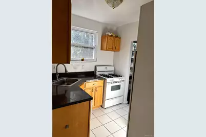 285 Central Avenue #D6, Lawrence, NY 11559 - Photo 5