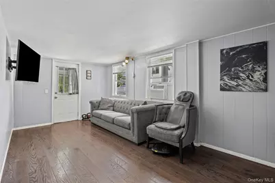 136 N Delaware Avenue, Lindenhurst, NY 11757 - Photo 5