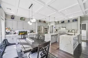 14 Hamlet Dr, Hauppauge, NY 11788 - Photo 11