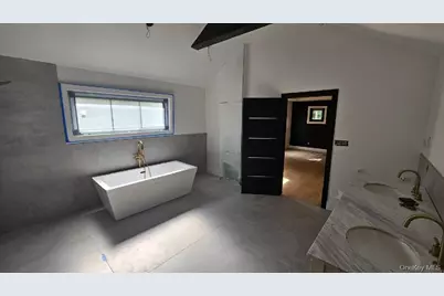 1515 Lincoln Avenue, Bohemia, NY 11716 - Photo 7