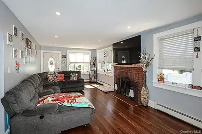 22 Davenport Place, Bellmore, NY 11710 - Photo 5