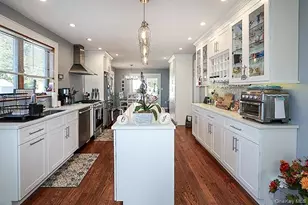 22 Davenport Pl, Bellmore, NY 11710 - Photo 7