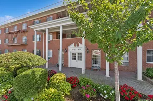 77 S Park Ave, Rockville Centre, NY 11570 - Photo 13