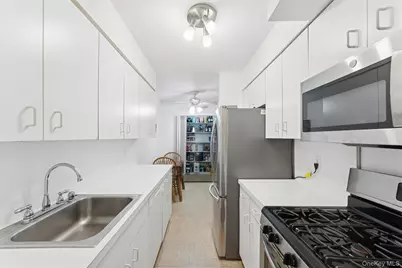 77 S Park Avenue #B2, Rockville Centre, NY 11570 - Photo 9