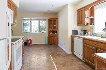 4 Lily Court, Yorktown Heights, NY 10598 - Photo 11