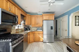 301 Concord Ave, West Hempstead, NY 11552 - Photo 7