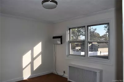 1065 Fenwood Drive #2nd floor, Valley Stream, NY 11580 - Photo 15