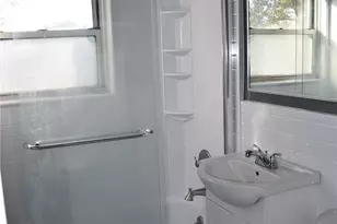 1065 Fenwood Dr, Valley Stream, NY 11580 - Photo 19