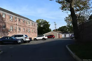 1065 Fenwood Dr, Valley Stream, NY 11580 - Photo 11