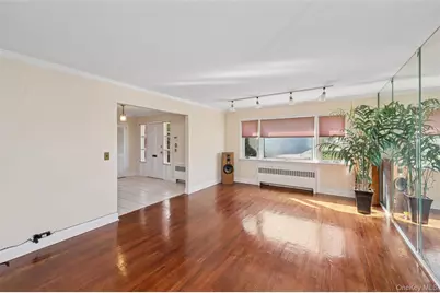 142 Maryland Avenue, Freeport, NY 11520 - Photo 9