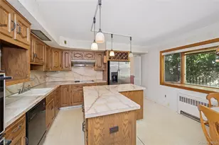 142 Maryland Ave, Freeport, NY 11520 - Photo 13