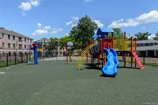 5 Terrace Cir, Great Neck, NY 11021 - Photo 13