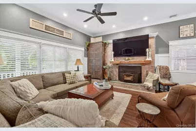 171 Dix Hills Road, Dix Hills, NY 11746 - Photo 13