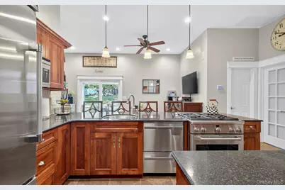 171 Dix Hills Road, Dix Hills, NY 11746 - Photo 5