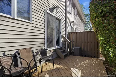 87 Village Green, Bardonia, NY 10954 - Photo 17