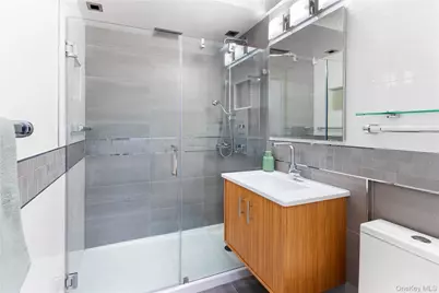 5700 Arlington Avenue #21R, Bronx, NY 10471 - Photo 7