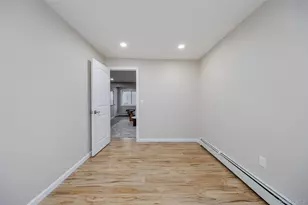 60 Cedarhurst Ave, Selden, NY 11784 - Photo 25