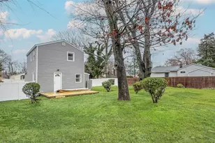 60 Cedarhurst Ave, Selden, NY 11784 - Photo 43