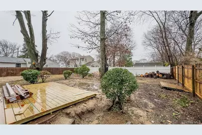 60 Cedarhurst Avenue, Selden, NY 11784 - Photo 47