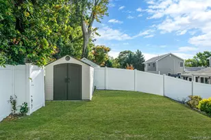 55 Wexford Dr, Oakdale, NY 11769 - Photo 11