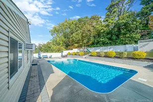 55 Wexford Dr, Oakdale, NY 11769 - Photo 15