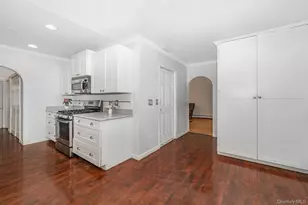 205 Jayne Ave, Patchogue, NY 11772 - Photo 7