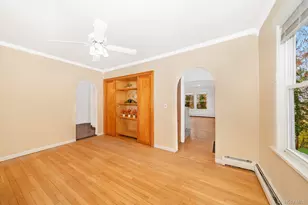 205 Jayne Ave, Patchogue, NY 11772 - Photo 9