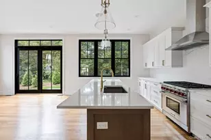 54 Three Ponds Ln, Woodbury, NY 11797 - Photo 13