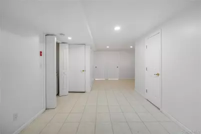 114-03 Dalian Court, College Point, NY 11356 - Photo 13