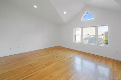 114-03 Dalian Court, College Point, NY 11356 - Photo 11