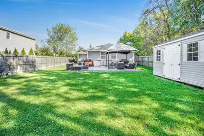 18 Thorburn Avenue, Patchogue, NY 11772 - Photo 13