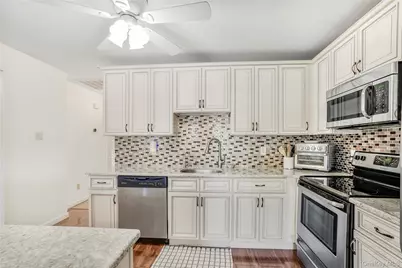 18 Thorburn Avenue, Patchogue, NY 11772 - Photo 7