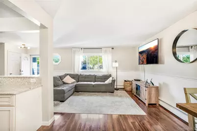 18 Thorburn Avenue, Patchogue, NY 11772 - Photo 3