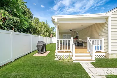 12 Edwin Street, Bay Shore, NY 11706 - Photo 11