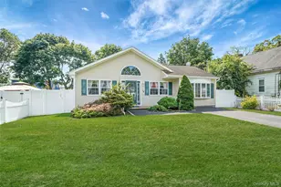 12 Edwin St, Bay Shore, NY 11706 - Photo 3