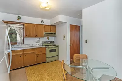 12 Roxy Place, Lynbrook, NY 11563 - Photo 9