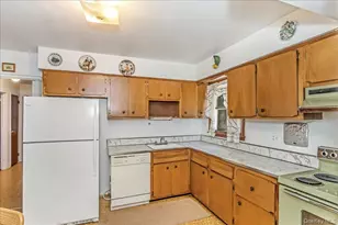 12 Roxy Pl, Lynbrook, NY 11563 - Photo 11