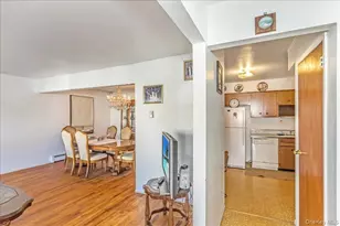 12 Roxy Pl, Lynbrook, NY 11563 - Photo 5